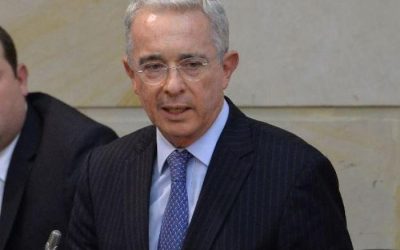 Atención extra !!! Se confirma orden de detención  para Alvaro Uribe Velez