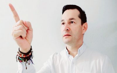 Quédate en casa, pero no te apartes del mundo, tu nenecitas del mundo y el mundo necesita de ti