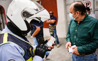 Carrera Sexta, la más congestionada de Ibagué, vehículos estacionados pagarán desde $440.000 en multas