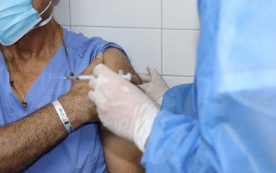 Desde hoy viernes, 332 adultos mayores serán vacunados contra el covid-19