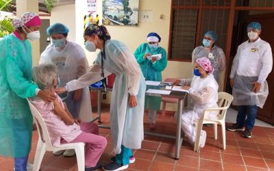 El Tolima se acerca a los 3 mil vacunados, entre personal de primera línea y adultos mayores