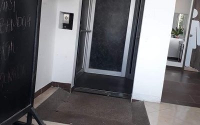 Pasa en Colombia, en la alcaldía de Mariquita Tolima, el ascensor es utilizado sin puerta