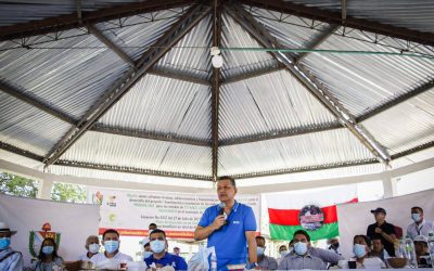 Gobernador Orozco, dijo que construirá 3 Megacolegios
