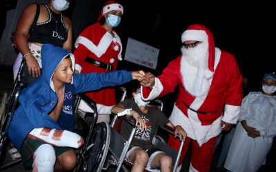 Niños hospitalizados y personal de la salud recibieron regalos de Navidad