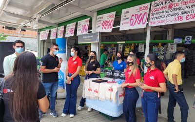 Comerciantes y consumidores, viven la fiesta Tapa Roja