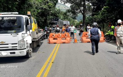 Habilitado paso a un solo carril en la vía Cajamarca-Calarcá