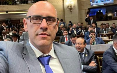 Gerardo Yepes en intervención en el Congreso quedó «refrito»