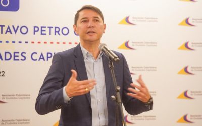 Alcalde Hurtado aprovechó sus 5 minuticos en Bogotá