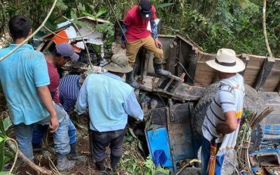 4 fallecidos y 13 heridos saldo del accidente en zona rural de Chaparral