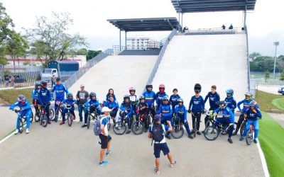 Los jóvenes talentos del BMX de Colombia probaron la pista en Ibagué