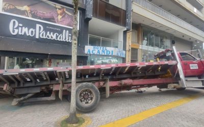 Sancionan a conductor que provocó hundimiento en la carrera Tercera