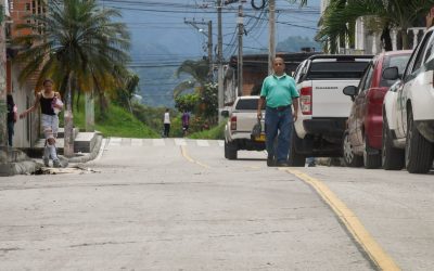 Gobernador Orozco entregó nuevas calles en comunas de Ibagué