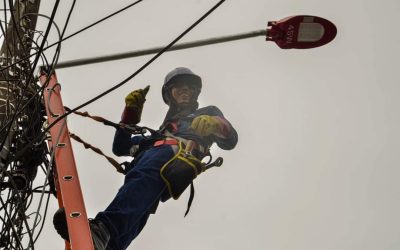 Modernización del alumbrado público avanza a toda máquina.