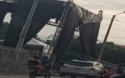 Susto en El Espinal, cayó parte de la estructura