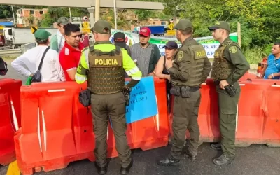 Se normaliza el tránsito en la vía Melgar-Bogotá tras acuerdo con firmantes de paz