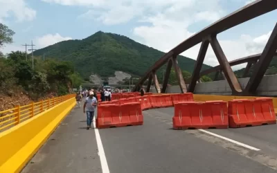 Protestas en el túnel Sumapaz generan paso restringido en la vía