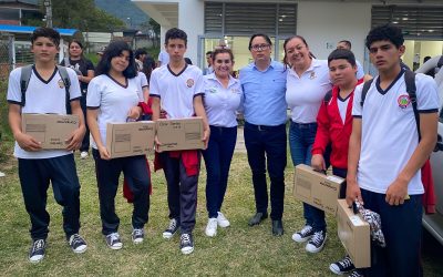 MinTIC entregó 378 computadores a estudiantes de la zona rural de Ibagué