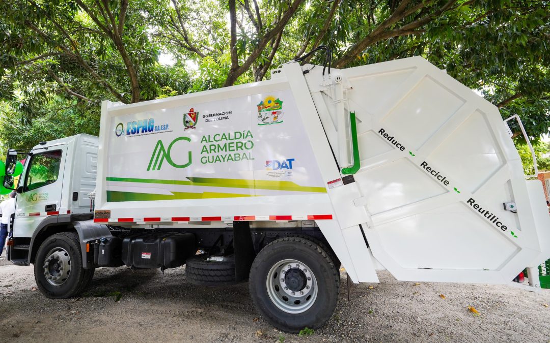 Armero Guayabal recibió carro compactador de basuras