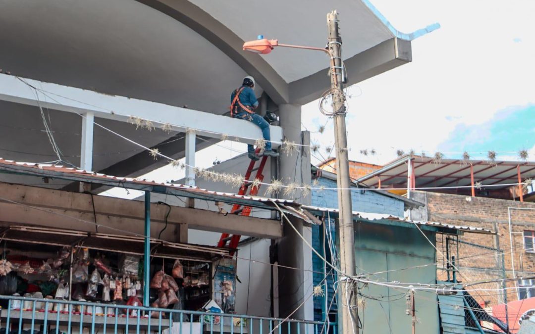 Instalan bocinas en la Plaza de la 21 para alertas