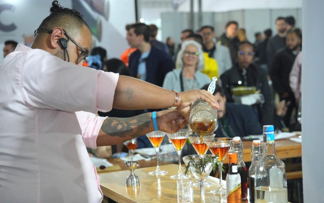 El mejor cóctel con aguardiente de Colombia se prepara con Tapa Roja y Rosado del Tolima