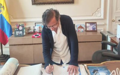 Presidente firmó el decreto que convoca la Consulta Popular