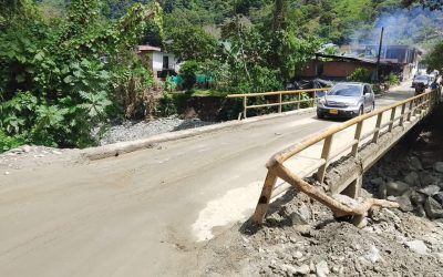 Puente de Villa Restrepo a punto de ocacionar una tragedia