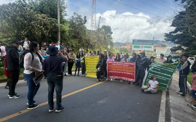 Estudiantes del Colegio Lepanto exigen a la alcaldesa el cambio de rector