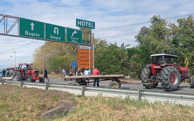 Denuncian cobros ilegales y paso de vehículos pesados en vereda Potrerillo, Coello