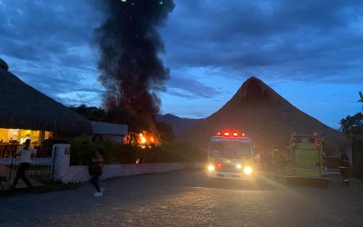 Bomberos controlaron incendio en restaurante La Comarca