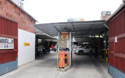 Cierran el parqueadero en San Andresito por cobro ilegal de tarifa