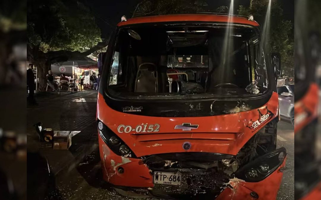 Cinco heridos dejó choque entre busetas en Los Arrayanes, Ibagué