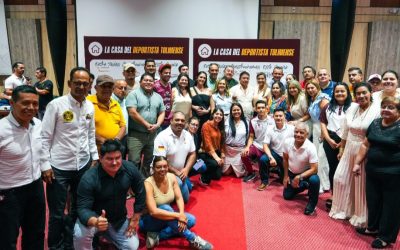 Con lápiz en mano, gobernadora escuchó a las ligas deportivas