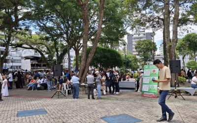 Maestros de Ibagué y el Tolima realizan plantón frente a la Alcaldía