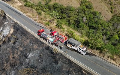 Incendio forestal en Carmen de Apicalá consume 15 hectáreas y sigue activo