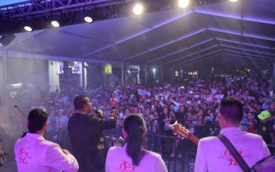 Música, alegría y mucho Tapa Roja