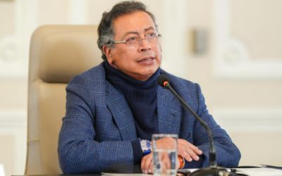 Petro advierte a alcaldes por viaje a Washington