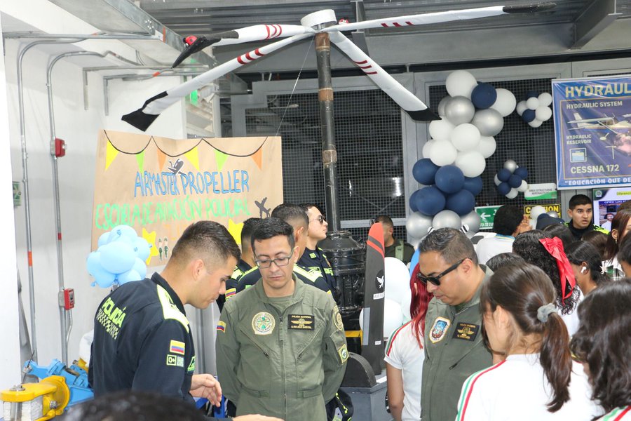 Éxito en la Primera Feria Aeronáutica de la Escuela de Aviación Policial