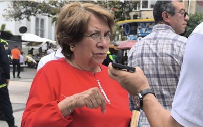 Exceso de leyes, crítica de Aída Avella
