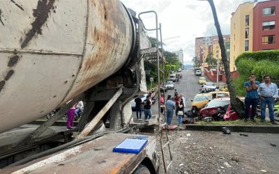 Accidente múltiple en la avenida Guabinal deja cuatro lesionados