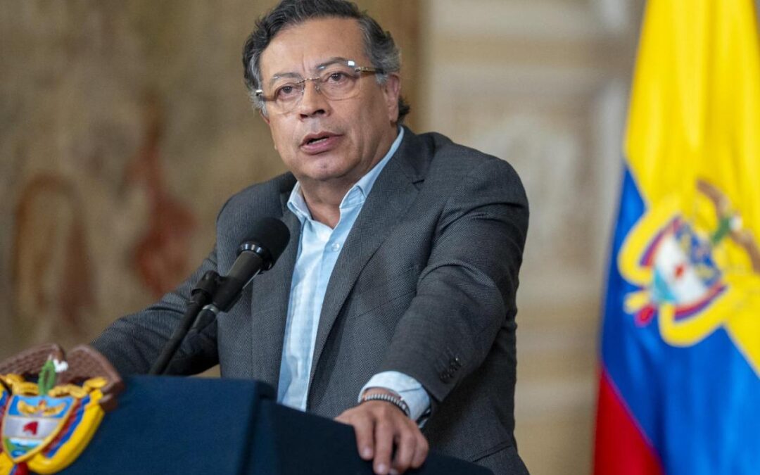 Petro ordena ofensiva militar contra el ELN tras paro armado y amenazas