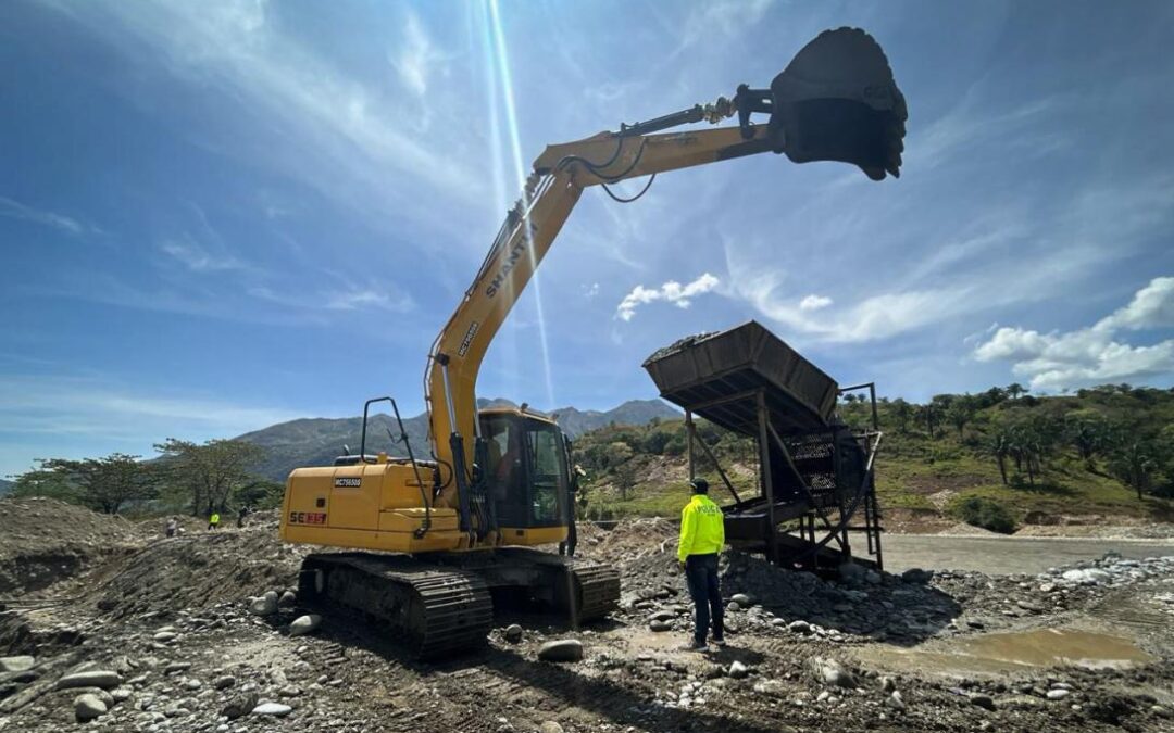 Vías blindadas en Tolima: Restringen maquinaria pesada por fin de año