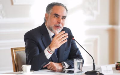 Benedetti tacha de «bandidos» a senadores por hundir Reforma a la Salud