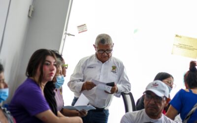 Alcaldía refuerza control a farmacias por demoras y fallas en la atención