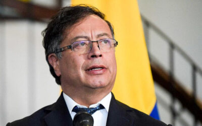 Petro tilda de «miserable» la política de Colfuturo