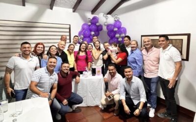 Cumbre del «Barretismo» en el festejo de Carolina Mora