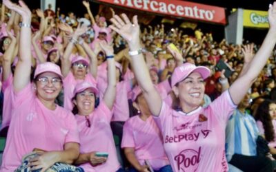 Tapa Roja Solidario llevó a 100 madres sustitutas a vivir la emoción del fútbol