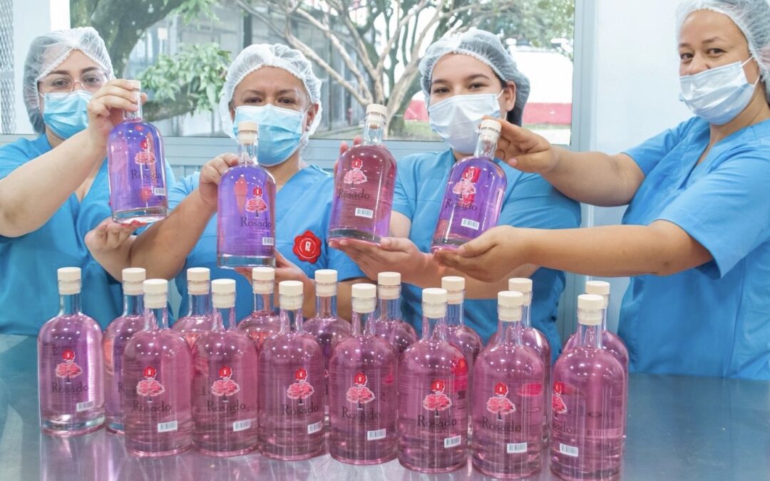 La Fábrica de Licores del Tolima abre oportunidades para las mujeres