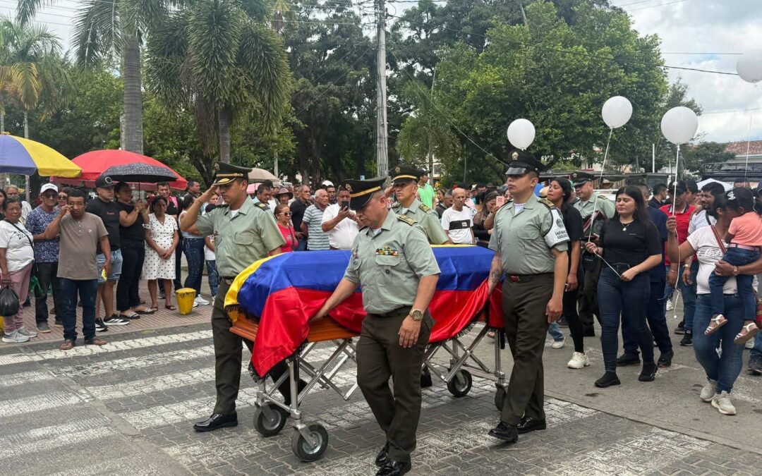 Chaparral despide con honores al patrullero Jeison Rayo Espinosa