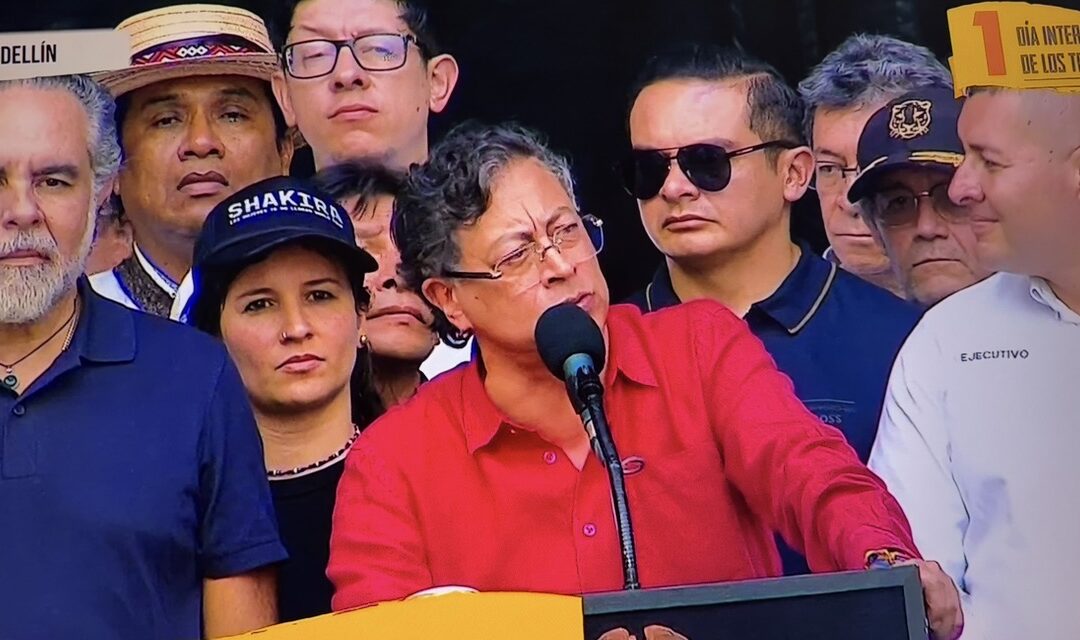 Petro arremete desde Medellín y exige transparencia sobre reforma a la salud