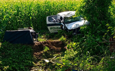 Camioneta de la Policía terminó en cultivo tras accidente en El Espinal